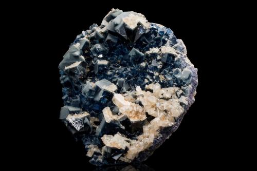 Fluorite with Baryte<br />Halsbrücke, Freiberg District, Erzgebirgskreis, Saxony/Sachsen, Germany<br />23 x 27 x 7.5 cm / main crystal: 6.2 cm<br /> (Author: MIM Museum)