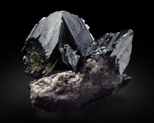 Volborthite<br />Milpillas Mine, Cuitaca, Municipio Santa Cruz, Sonora, Mexico<br />3 x 2.5 x 2 cm / main crystal: 1.8 cm.<br /> (Author: MIM Museum)