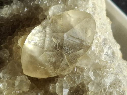 Calcite<br />La Sambre Quarry, Landelies, Montigny-le-Tilleul, Hainaut Province, Wallonia Region, Belgium<br />5,5 x 4,5 cm<br /> (Author: Volkmar Stingl)