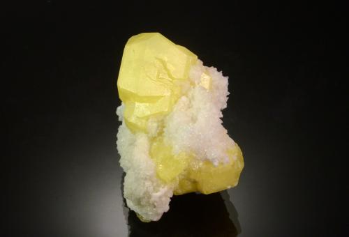 Sulfur<br />Agrigento (Girgenti) Province, Sicily, Italy<br />4.2 x 3.5 x 3.0 cm<br /> (Author: Michael Shaw)