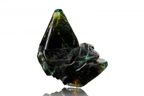 Lazulita<br />Zona campo base Laila, Distrito Ghanche, Gilgit-Baltistan (Áreas del Norte), Paquistán<br />5 x 4.5 x 5.5 cm / Cristal principal: 4.8 cm.<br /> (Autor: Museo MIM)