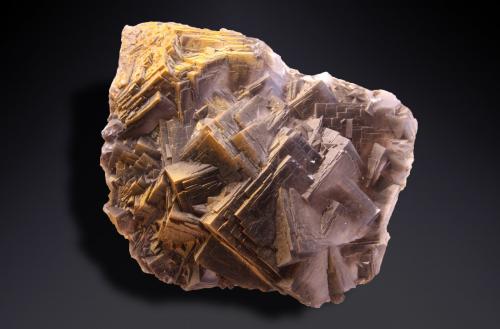 Fluorite<br />Koh-i-Maran, Kalat District, Balochistan (Baluchistan), Pakistan<br />154 mm x 125 mm x 56 mm<br /> (Author: Firmo Espinar)