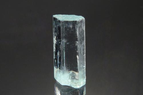 Beryl (variety aquamarine)<br />Mount Antero, Chaffee County, Colorado, USA<br />2.3 x 1.0 cm<br /> (Author: Michael Shaw)