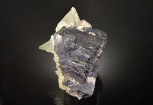Galena<br />Eagle Picher Mine, Picher Field, Cardin, Tri-State District, Ottawa County, Oklahoma, USA<br />8.8 x 6.1 x 5.6 cm<br /> (Author: Michael Shaw)