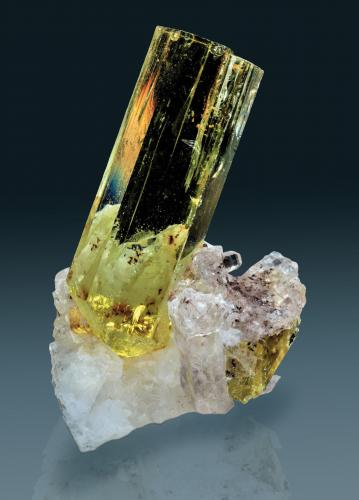 Fluorapatito<br />Cerro de Mercado Mine, Cerro de los Remedios, Victoria de Durango, Municipio Durango, Durango, Mexico<br />35 x 20 mm<br /> (Autor: Jordi Fabre)
