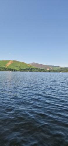 Barrow viewed from the lake (Author: Forrestblyth)