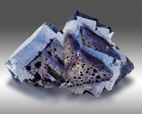 Fluorita<br />Minerva I Mine, Rosiclare formation, Ozark-Mahoning group, Cave-in-Rock Sub-District, Hardin County, Illinois, USA<br />3 x 4.5 x 3 cm / Cristal principal: 3.2 cm<br /> (Autor: Museo MIM)