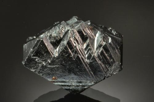 Hematite<br />Hormuz Island, Hormozgan Province, Iran<br />4.0 x 3.0 x 2.2 cm<br /> (Author: Michael Shaw)