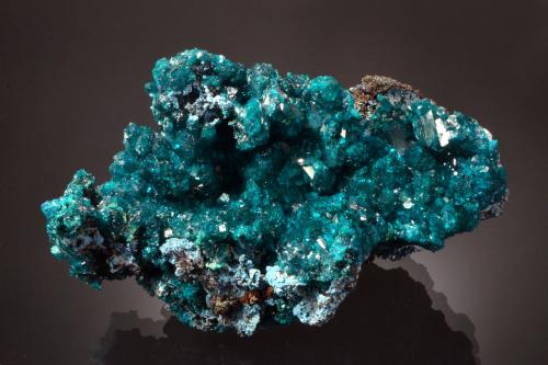Dioptase<br />Renéville, Distrito Kindanba, Departamento Pool, República del Congo<br />9.2 x 6.0 x 4.8 cm<br /> (Author: Michael Shaw)