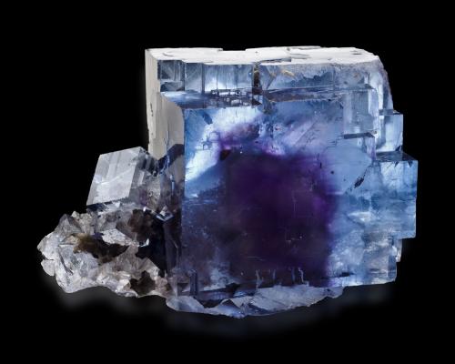 Fluorita<br />Minerva I Mine, Rosiclare formation, Ozark-Mahoning group, Cave-in-Rock Sub-District, Hardin County, Illinois, USA<br />6.8 x 4.5 x 4.3 cm<br /> (Autor: Museo MIM)