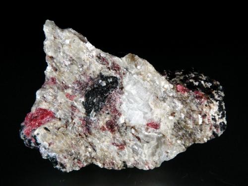 Agrellita, Eudialita, Aegirina<br />Kipawa complex, Sheffield Lake, Témiscamingue County, Québec, Canada<br />7 x 5 cm.<br /> (Autor: Antonio P. López)