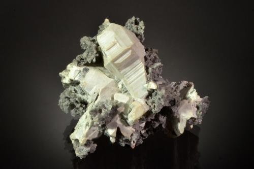 Hydrocerussite on Cerussite<br />Mina Tsumeb, Tsumeb, Región Otjikoto, Namibia<br />6.0 x x 5.3 x 4.7 cm<br /> (Author: Michael Shaw)