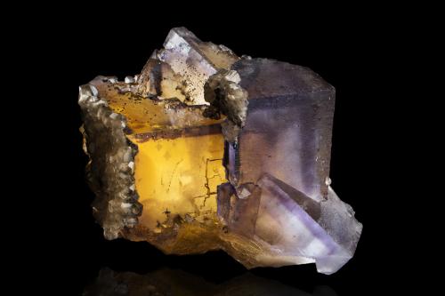 Fluorite with Chalcopyrite inclusions, Calcite<br />Denton Mine, Rosiclare formation, Goose Creek Mine group, Harris Creek Sub-District, Hardin County, Illinois, USA<br />8.6 x 7.5 x 10.5 cm / main crystal: 8.8 cm<br /> (Author: MIM Museum)