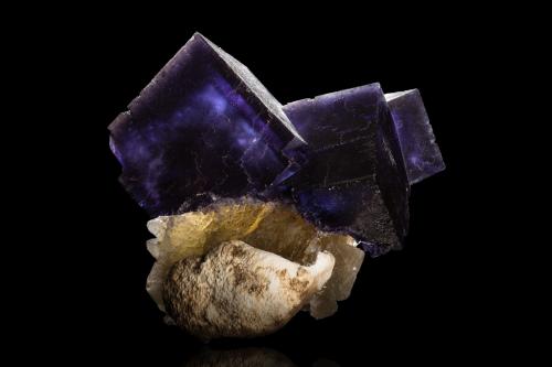 Fluorite, Baryte<br />Annabel Lee Mine, sub-Rosiclare level, Harris Creek Sub-District, Hardin County, Illinois, USA<br />15.5 x 16.5 x 11 cm / main crystal: 11.2 cm<br /> (Author: MIM Museum)