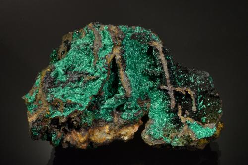 Malachite<br />Mina Friedrich, Schönstein (Steckenstein), Wissen, Flammersfeld, Altenkirchen (Westerwald), Siegerland, Renania-Palatinado/Rheinland-Pfalz, Alemania<br />9.0 x 6.2 x 4.9 cm<br /> (Author: Michael Shaw)
