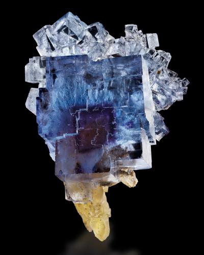 Fluorita<br />Minerva I Mine, Ozark-Mahoning group, Cave-in-Rock Sub-District, Hardin County, Illinois, USA<br />9 x 7.2 x 6.2 cm / Cristal principal: 6.1 cm.<br /> (Autor: Museo MIM)