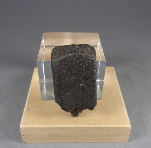 Columbita-Tantalita<br />Ruanda<br />4,1 x 2,2 x 1,5 cm.  54,5 g.<br /> (Autor: J. G. Alcolea)