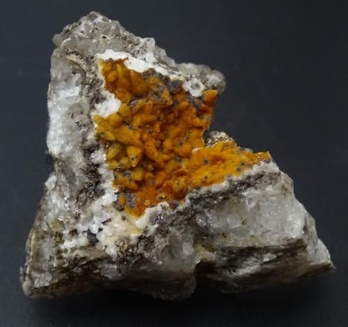 calcita<br />Grupo minero El Cobre-Igualdad-Matacabras, Distrito Linares-La Carolina, Bailén-Guarromán, Comarca Sierra Morena, Jaén, Andalucía, España<br />70 x 60 mm<br /> (Autor: Ambrosio Pardo)