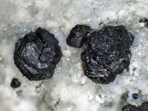 Hipercinabrio<br />Mina Mount Diablo, Mount Diablo, Parque Estatal Mount Diablo, Clayton, Condado Contra Costa, California, USA<br />Cristales de 2 mm.<br /> (Autor: Antonio P. López)