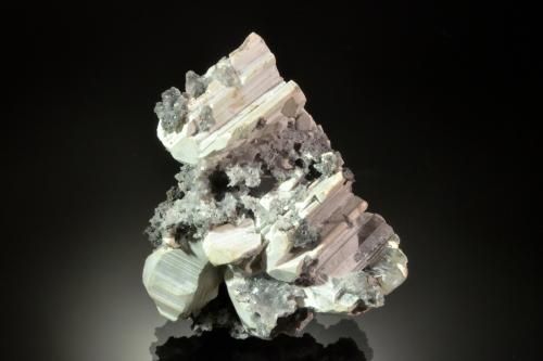 Hydrocerussite on Cerussite<br />Mina Tsumeb, Tsumeb, Región Otjikoto, Namibia<br />6.0 x 5.3 x 4.7 cm<br /> (Author: Michael Shaw)