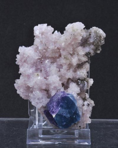 Creedite with Fluorite<br />Navidad Mine, Abasolo, Rodeo, Municipio de Rodeo, Durango, Mexico<br />7 × 6.3 × 4.2 cm<br /> (Author: Jordi Fabre)