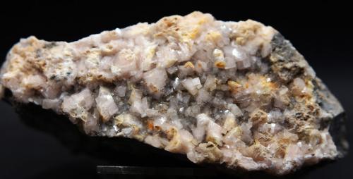 Dolomita<br />Rambla del Rollet, El Alabastre, La Cañada del Fenollar, Comarca Campo de Alicante, Alicante / Alacant, Comunidad Valenciana / Comunitat Valenciana, España<br />11.5 x 5.5 cm<br /> (Autor: Pedro Antonio)