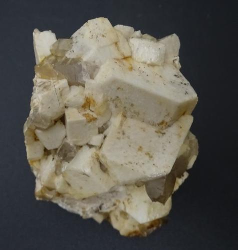 ortoclasa, cuarzo<br />Linares, Comarca Sierra Morena, Jaén, Andalucía, España<br />80 x 65 mm<br /> (Autor: Ambrosio Pardo)