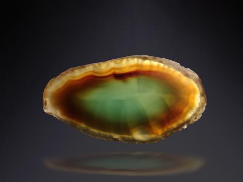 Quartz (variety agate)<br />Rio Grande do Sul, Brazil<br />65 mm x 40 mm x 2 mm<br /> (Author: Firmo Espinar)