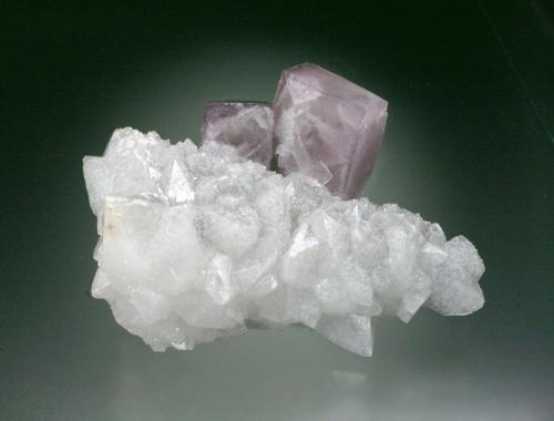 Fluorite on Quartz<br />Weardale, North Pennines Orefield, County Durham, England / United Kingdom<br />12x6x4 cm<br /> (Author: Jesse Fisher)
