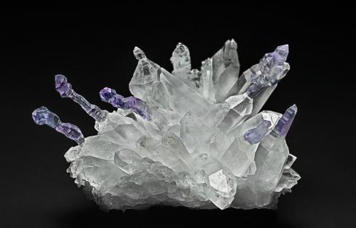 Quartz (variety amethyst)<br />Goboboseb Mountains, Brandberg area, Erongo Region, Namibia<br />5.0 x 4.8 cm<br /> (Author: am mizunaka)