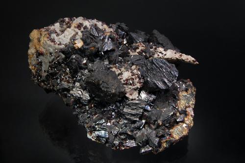 Sphalerite<br />Picher Field, Distrito Tri-State, Condado Ottawa, Oklahoma, USA<br />13.5 x 9.0 x 5.8 cm<br /> (Author: Michael Shaw)