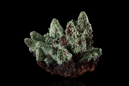 Adamita (variedad cuprífera) en limonita pseudo Calcita<br />Christiana Mine, Kamariza Mines, Agios Konstantinos, Lavrion Mining District, Attikí (Attica) Prefecture, Greece<br />8.5 x 9 x 5.5 cm<br /> (Autor: Museo MIM)