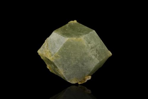 Grossular<br />Kayes Region, Mali<br />4.3 x 4 x 4 cm<br /> (Author: MIM Museum)