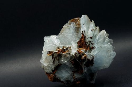 Baryte<br />Jebel Ouichane mines, Beni Bou Ifrour, Nador, Nador Province, Oriental Region, Morocco<br />5,7 x 6 x 4 cm. / 154 g<br /> (Author: DanovskiM)