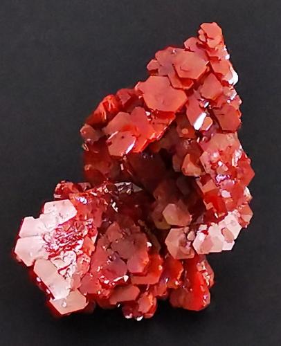 Vanadinite<br />Coud'a, Distrito minero Mibladen, Mibladen, Midelt, Provincia Midelt, Región Drâa-Tafilalet, Marruecos<br />5 cm x 5cm<br /> (Author: Enrique Llorens)