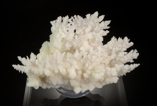 Calcite<br />Friedrich Mine, Tarnowskie Góry, Tarnowskie Góry County, Silesian Voivodeship, Poland<br />6.6 x 4.7 x 3.8 cm<br /> (Author: Michael Shaw)