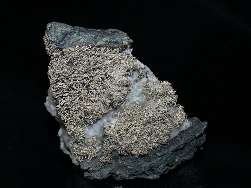 Silver<br />Mina Bouismas, Agdz, distrito minero Bou Azzer, Provincia Zagora, Región Drâa-Tafilalet, Marruecos<br />8x6x4.5 cms<br /> (Author: Joseph DOliveira)