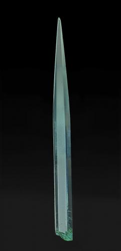Beryl (variety aquamarine)<br />Nyet-Bruk, Nyet, Braldu Valley, Shigar District, Gilgit-Baltistan (Northern Areas), Pakistan<br />9.5 x 1.0 cm<br /> (Author: am mizunaka)