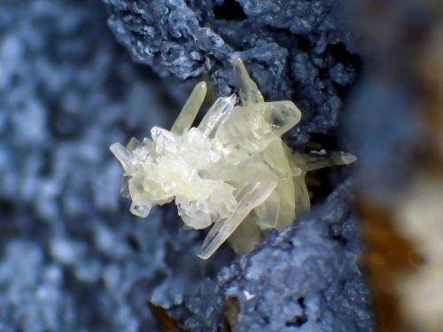 Cerusita<br />Corta San Valentín, Sancti Espíritu, Sierra Minera de Cartagena-La Unión, La Unión, Comarca Campo de Cartagena, Región de Murcia (Murcia), España<br />Grupo de cristales de 3 mm.<br /> (Autor: Antonio P. López)