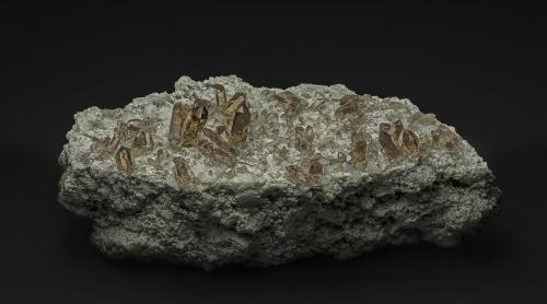 Quartz (variety smoky quartz)<br />Zinggenstöcke, Oberaar Lake area, Grimsel area, Hasli Valley, Bern, Switzerland<br />15.2 x 7.2 cm<br /> (Author: am mizunaka)
