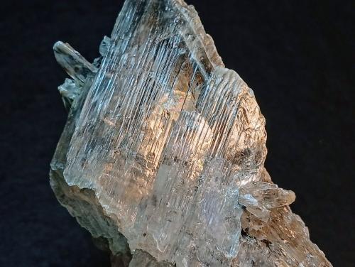 Yeso<br />Afloramientos de carbón, Montalbán, Comarca Cuencas Mineras, Teruel, Aragón, España<br />10 x 4 cm.<br /> (Autor: Felipe Abolafia)
