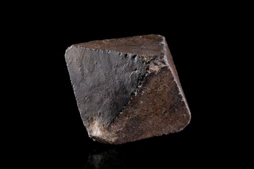 Hauerite<br />Destricella Mine, Raddusa, Catania Province, Sicily, Italy<br />4 x 4 x 4 cm<br /> (Author: MIM Museum)
