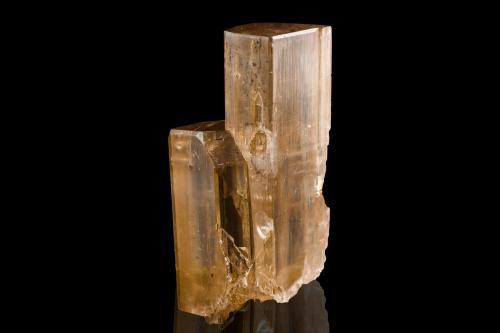 Phosgenite<br />Monteponi Mine, Iglesias, Sud Sardegna Province, Sardinia/Sardegna, Italy<br />3 x 2 x 5 cm / main crystal: 4.7 cm<br /> (Author: MIM Museum)