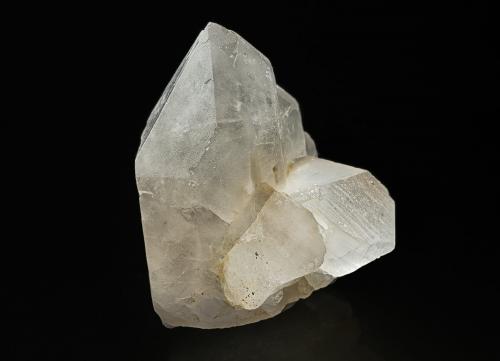 Quartz (variety smoky quartz), Topaz<br />Thanh Hóa Province, Vietnam<br />6.2 x 7.5 cm<br /> (Author: am mizunaka)