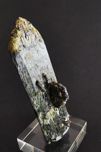 Arfvedsonite<br />Jebel Ewargizen, Imilchil, Anti-Atlas, Er Rachidia Province, Drâa-Tafilalet Region, Morocco<br />4cmx11cm<br /> (Author: Enrique Llorens)