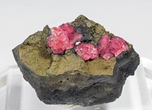 Rhodochrosite<br />Mina Potosí, Santo Domingo (Francisco Portillo), Distrito Santa Eulalia, Municipio Aquiles Serdán, Chihuahua, México<br />4.3 × 3.2 × 2.1 cm<br /> (Author: Jordi Fabre)