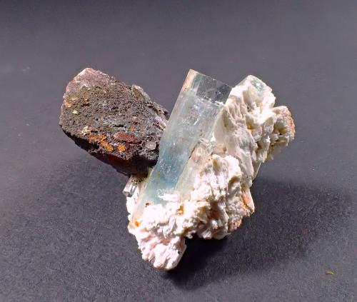 Siderite, Aquamarine, Feldspar<br />Erongo Mountain, Usakos, Erongo Region, Namibia<br />35 mm x 32 mm x 28 mm<br /> (Author: Don Lum)