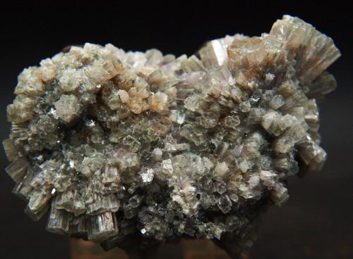 Aragonito<br />Loma Bada, Petrer, Comarca Medio Vinalopó, Alicante / Alacant, Comunidad Valenciana / Comunitat Valenciana, España<br />7 x 4.5 cm<br /> (Autor: Pedro Antonio)