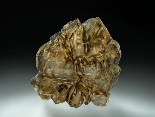 Quartz (variety smoky quartz)<br />Rist Mine, Hiddenite, Alexander County, North Carolina, USA<br />9.8 x 10.8 cm<br /> (Author: am mizunaka)