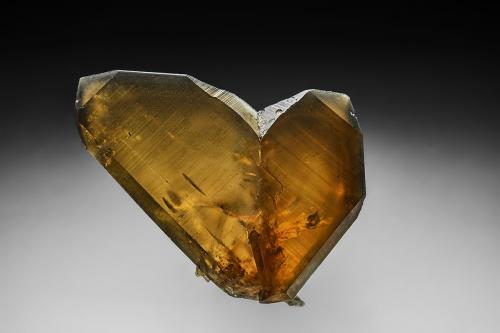 Quartz (variety citrine)<br />Mansa District, Luapula Province, Zambia<br />7.6 x 7.8 cm<br /> (Author: am mizunaka)